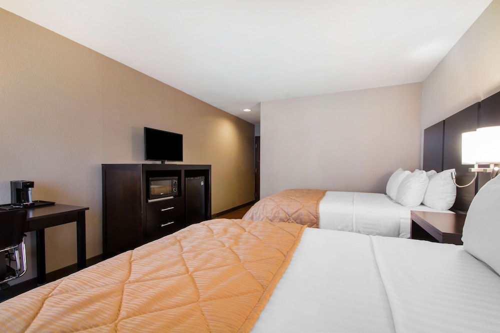 Standard Room, 2 Queen Beds - Photo 3