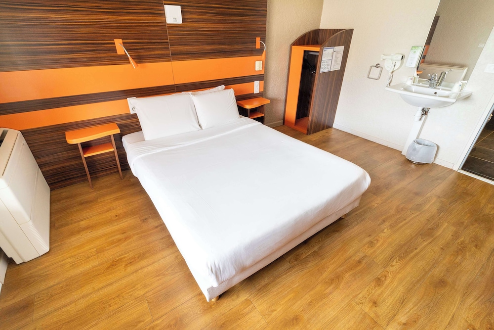 Standard Room, 1 Double Bed - Photo 11