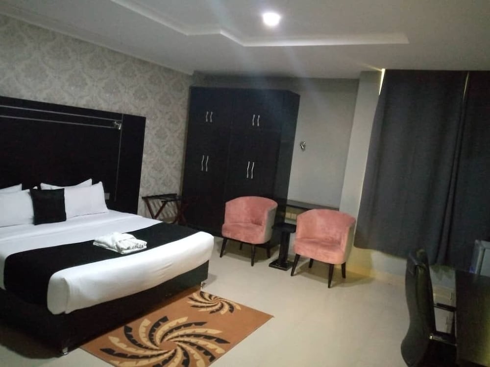 Signature Room photo 2