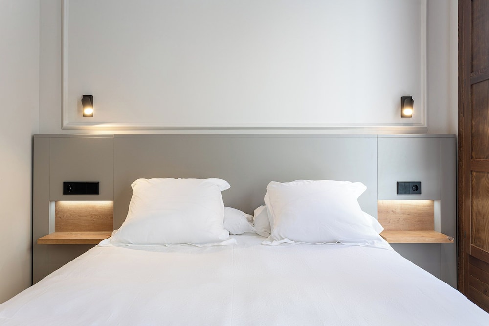 Deluxe Double Room, Balcony, City View