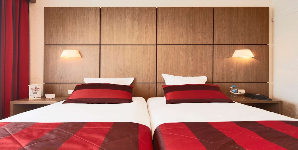 Standard Room, 3 Twin Beds - Photo 2