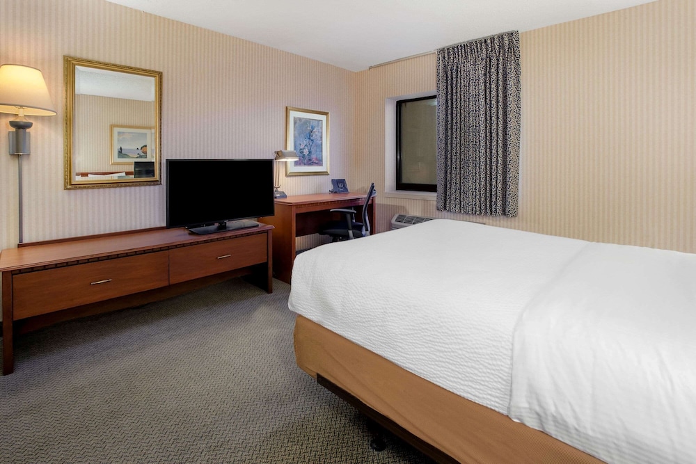 Room, 1 Double Bed, Accessible, Non Smoking (Mobility Accessible) - Photo 1