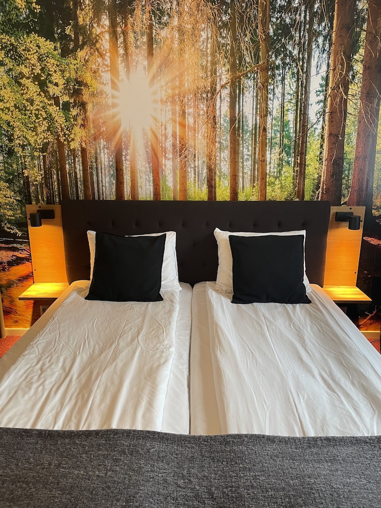 Premium Room With Bunk Bed photo 3