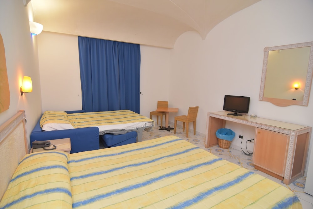 Standard Quadruple Room photo 3