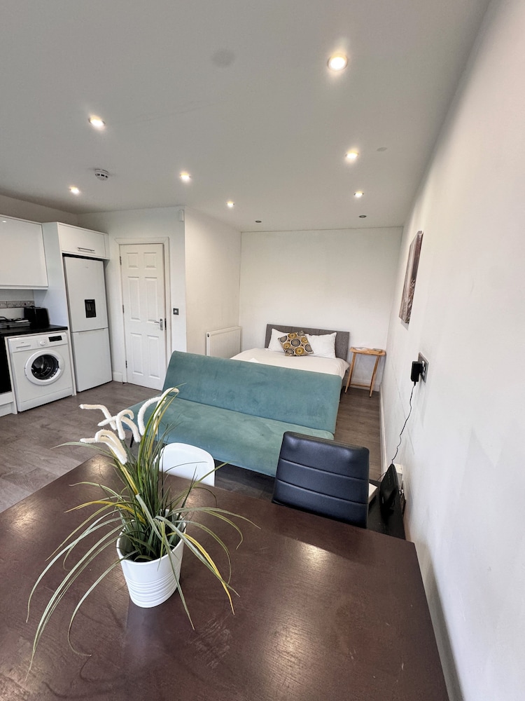 Basic Double Room (Room 2) - Photo 2