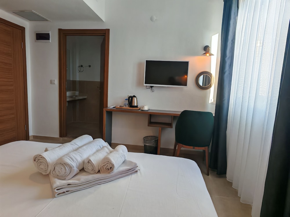 Standard Room photo 2