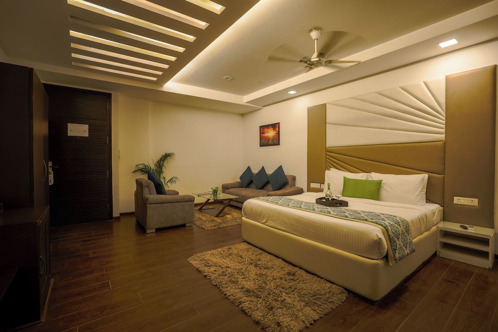 Club Room with Free WiFi