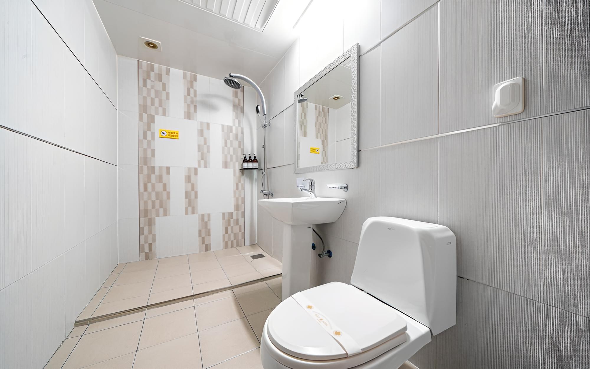 Room (Standard (non-smoking equipped with A) - Photo 12