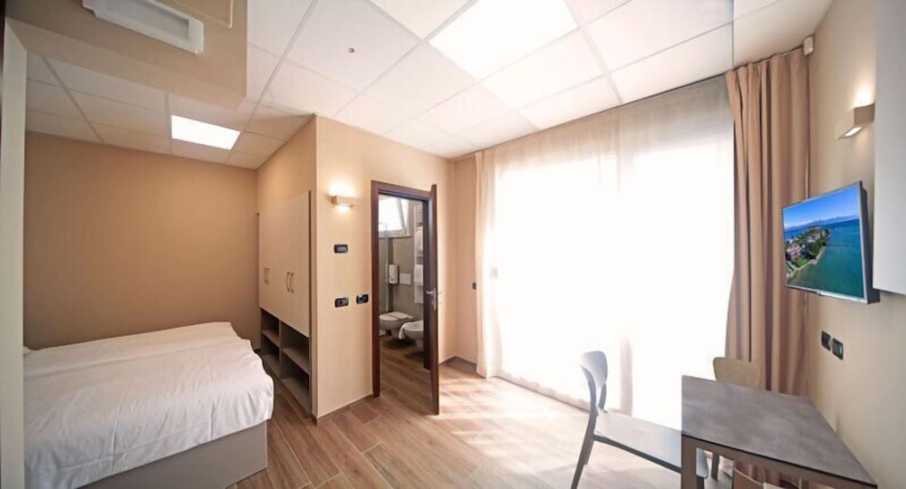 Classic Studio, Balcony, Partial Lake View