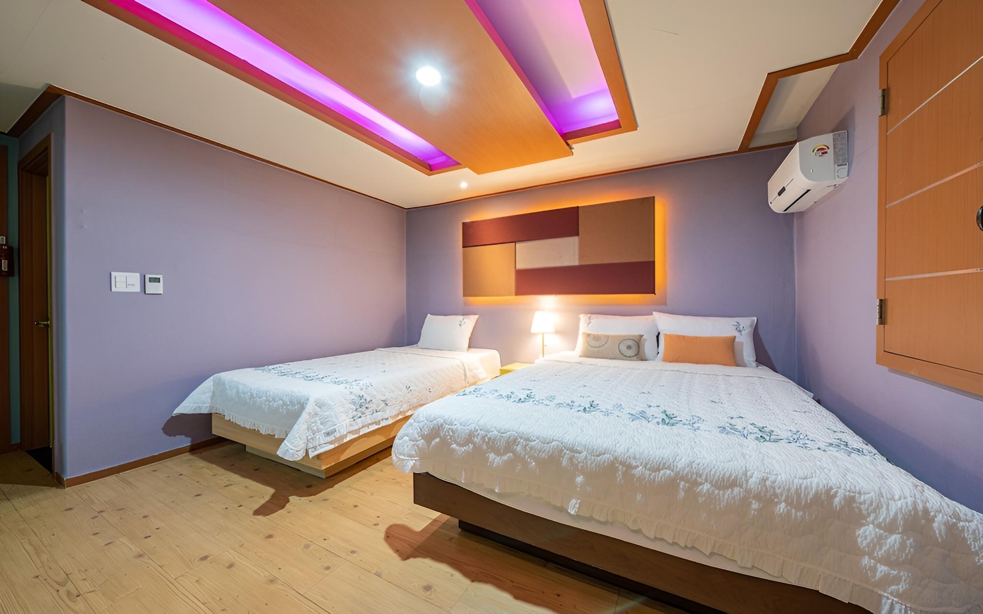 Room (Deluxe triple room (two rooms Netflix) photo 3