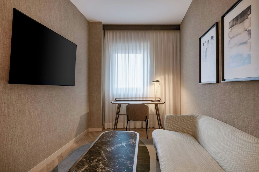 Superior Room, 1 King Bed with Sofa bed