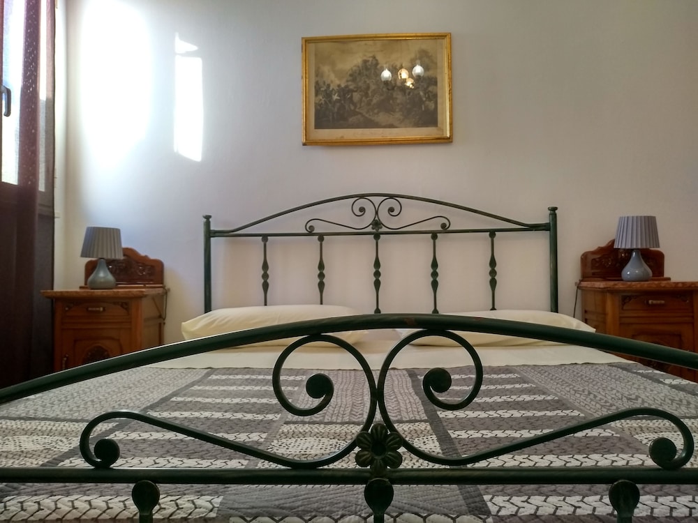 Double Or Twin Room, 1 Queen Bed (Gallipoli) photo 2