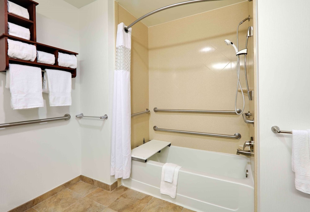 Room, 1 King Bed, Accessible, Non Smoking - Photo 3