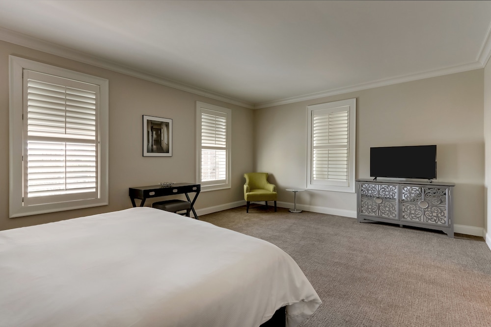 Executive King Suite