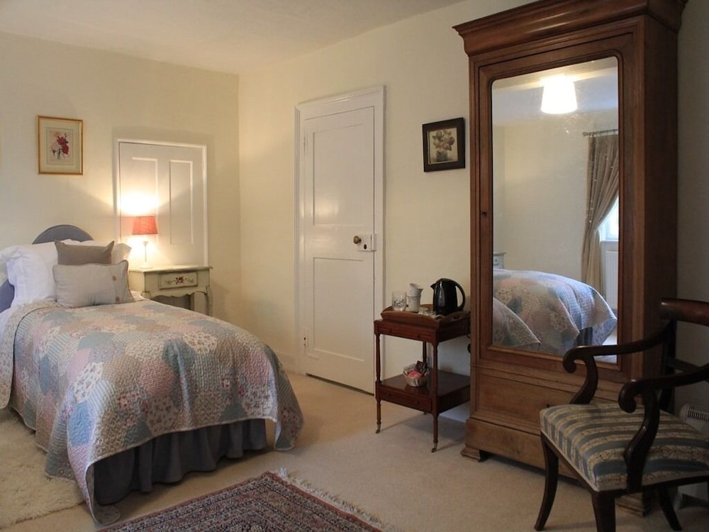 Double or Twin Room, Ensuite photo 3
