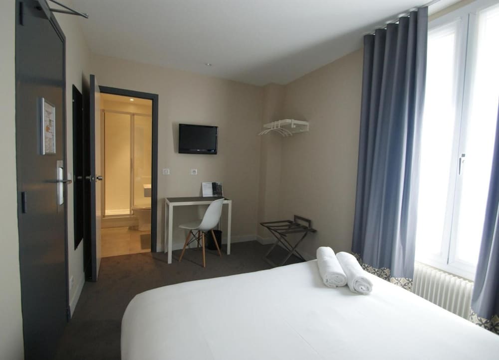 Classic Double Room - Photo 7