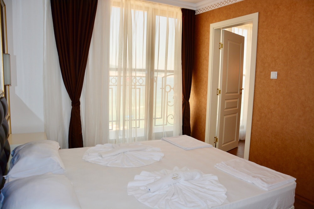 Apartment, 1 Bedroom, Balcony, Partial Sea View