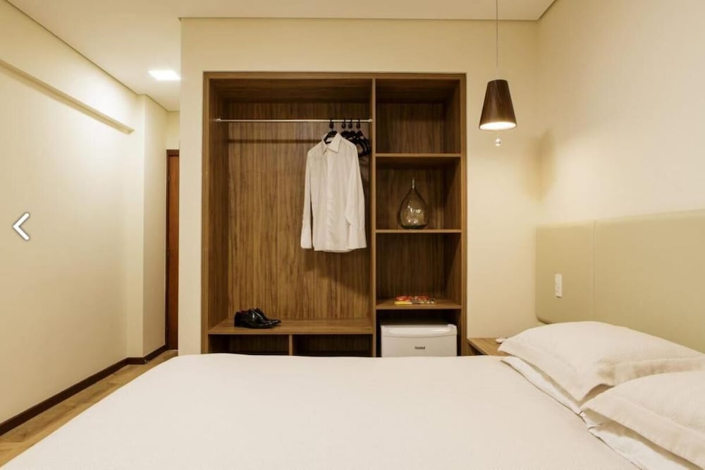 Deluxe Room, 1 Queen Bed, Non Smoking - Photo 5