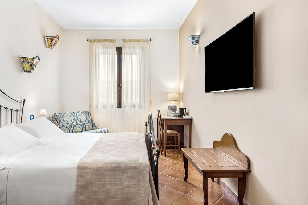 Standard Triple Room - Photo 1