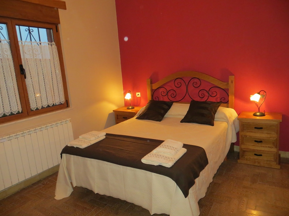 House, 5 Bedrooms, Private Pool photo 3