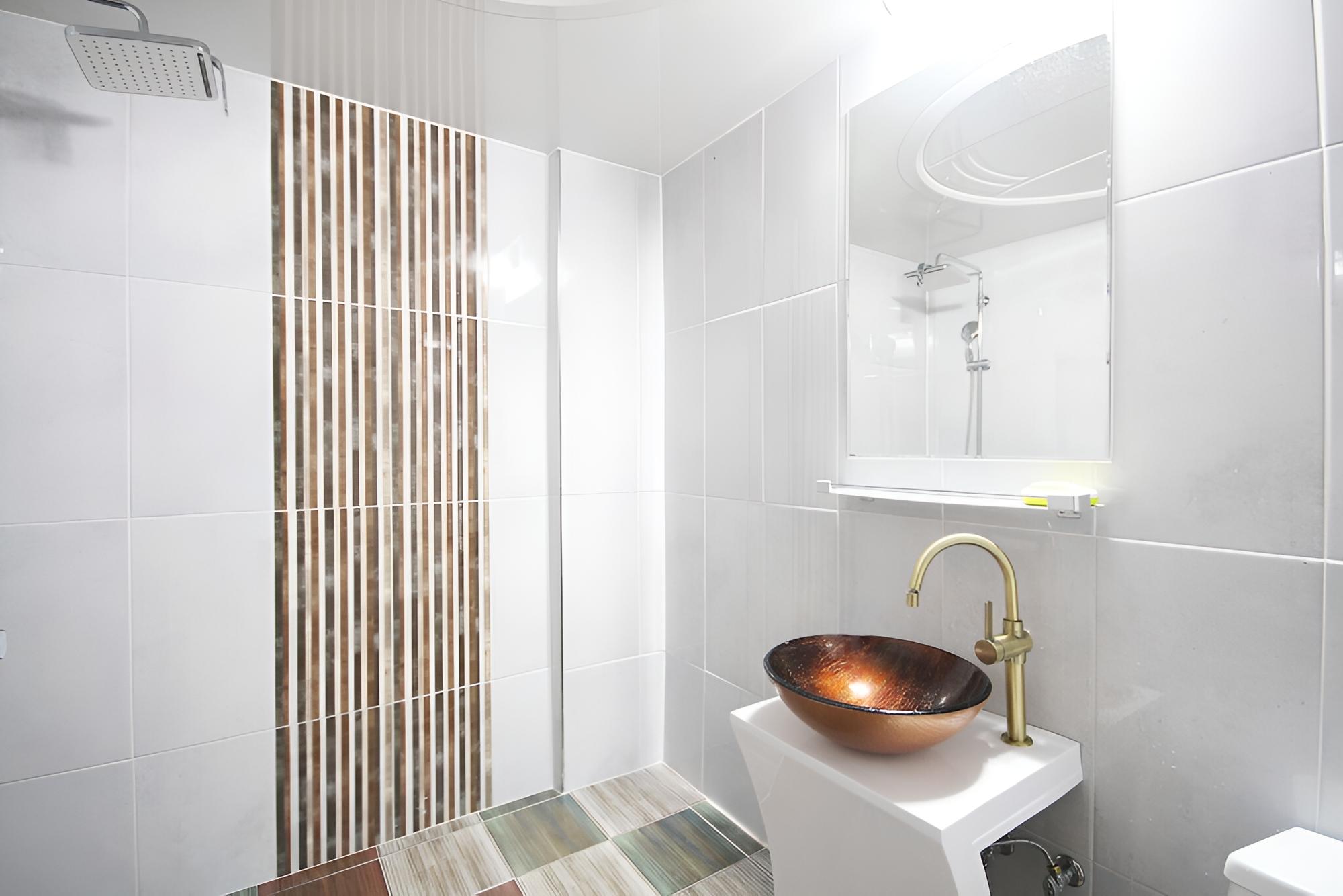 Room (Standard Room) - Photo 10