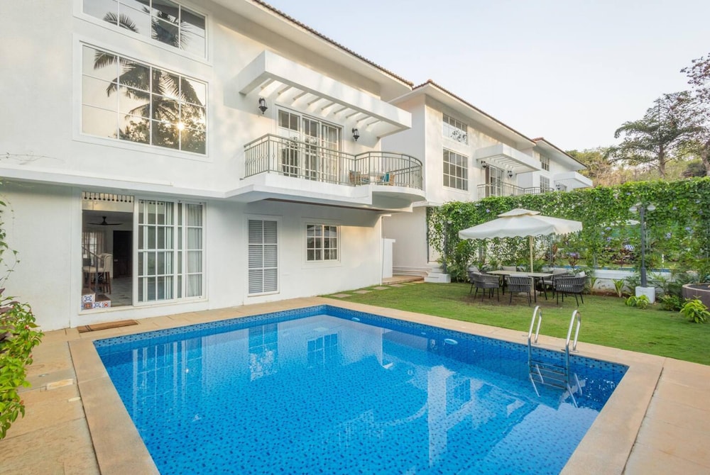 Villa photo 1