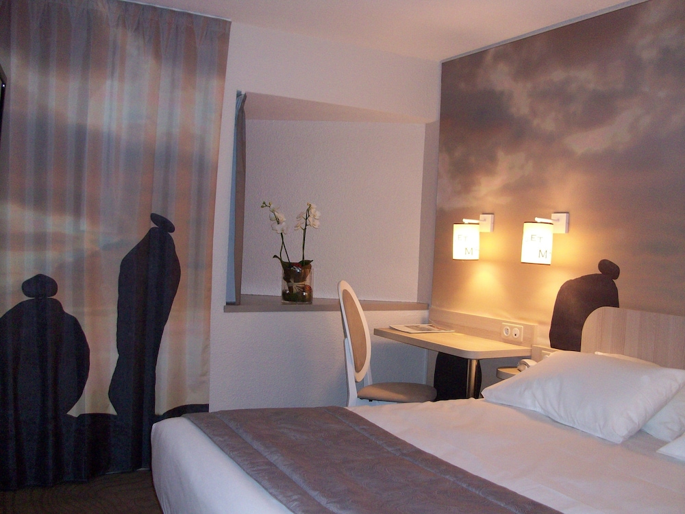 Comfort Room, 1 Queen Bed, Non Smoking (Twin bed on request) - Photo 2