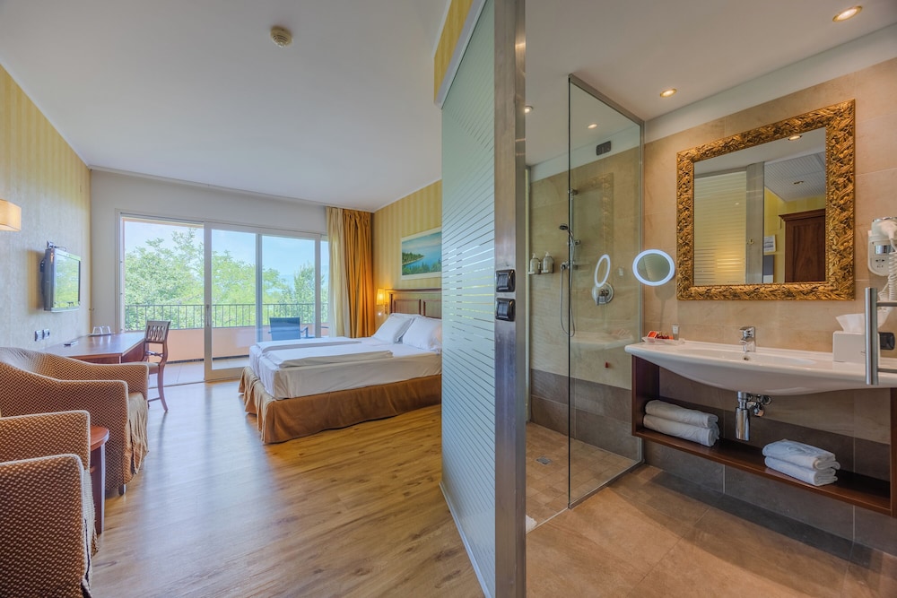 Classic Double Room, Hill View