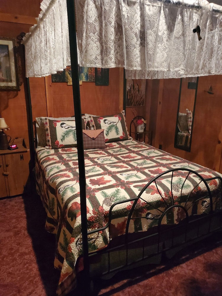 Room (The Hayloft With Shared bath) photo 1