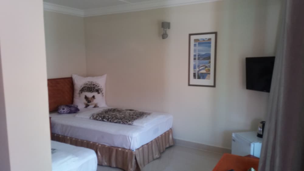 Deluxe Twin Room, Pool View, Garden Area photo 2