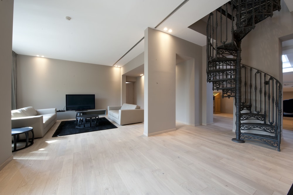Suite (Imperial) - Photo 3
