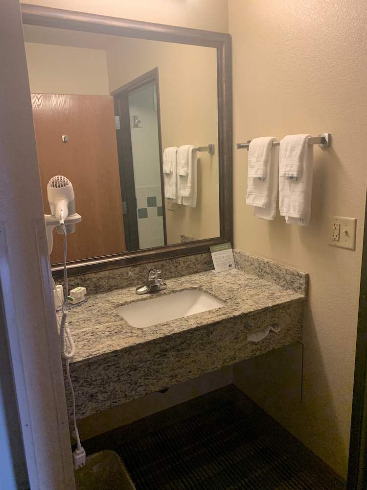 Deluxe Suite, 1 King Bed, Non Smoking - Photo 6
