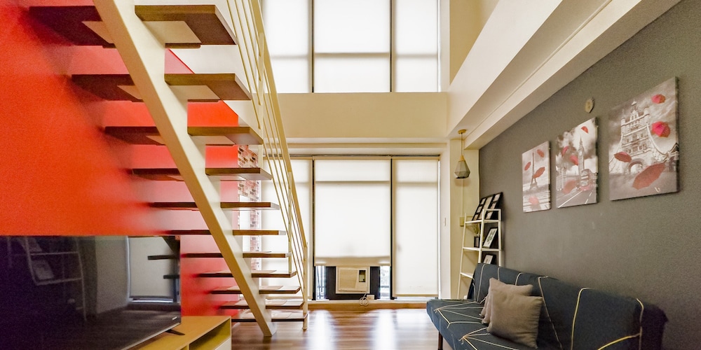 Classic Loft, 1 Bedroom, Balcony, City View