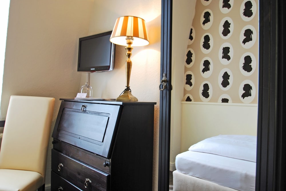 Basic Single Room photo 2
