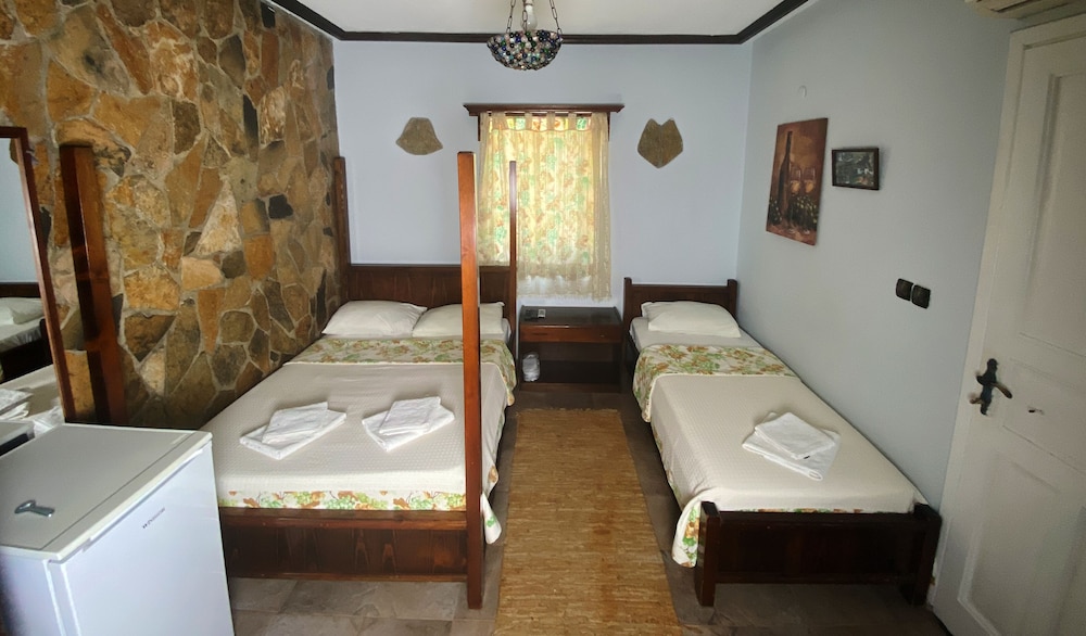 Deluxe Triple Room photo 1