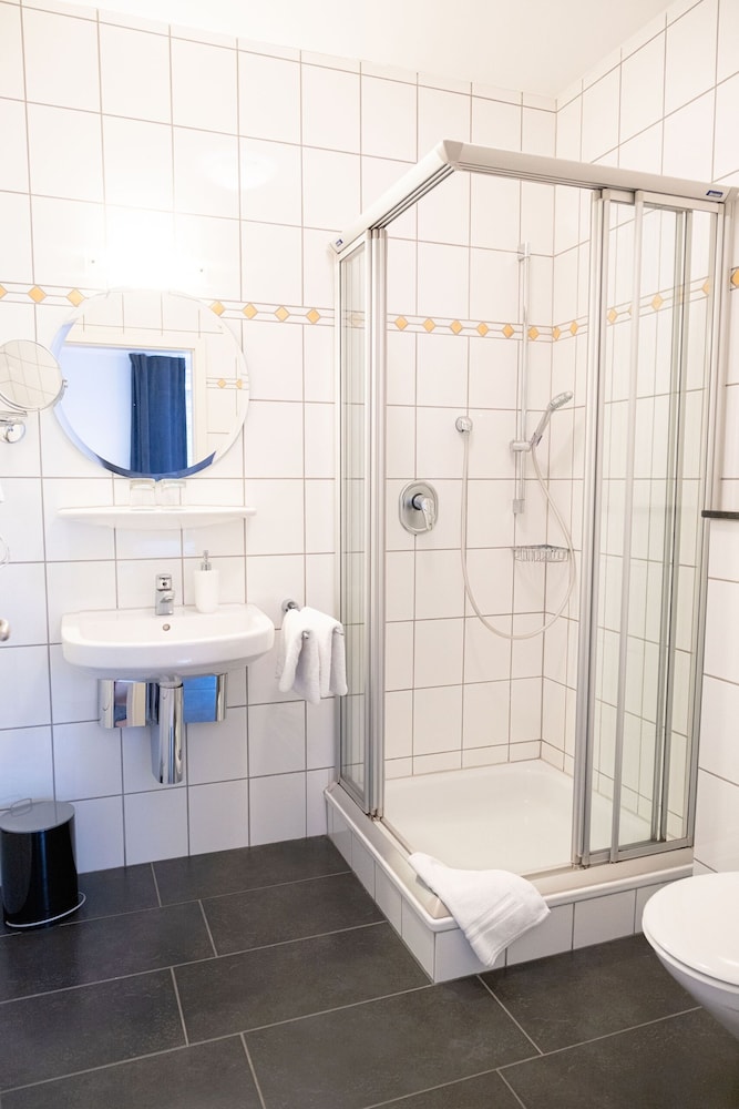 Deluxe Double Room, Private Bathroom, City View (Doppelzimmer) - Photo 16