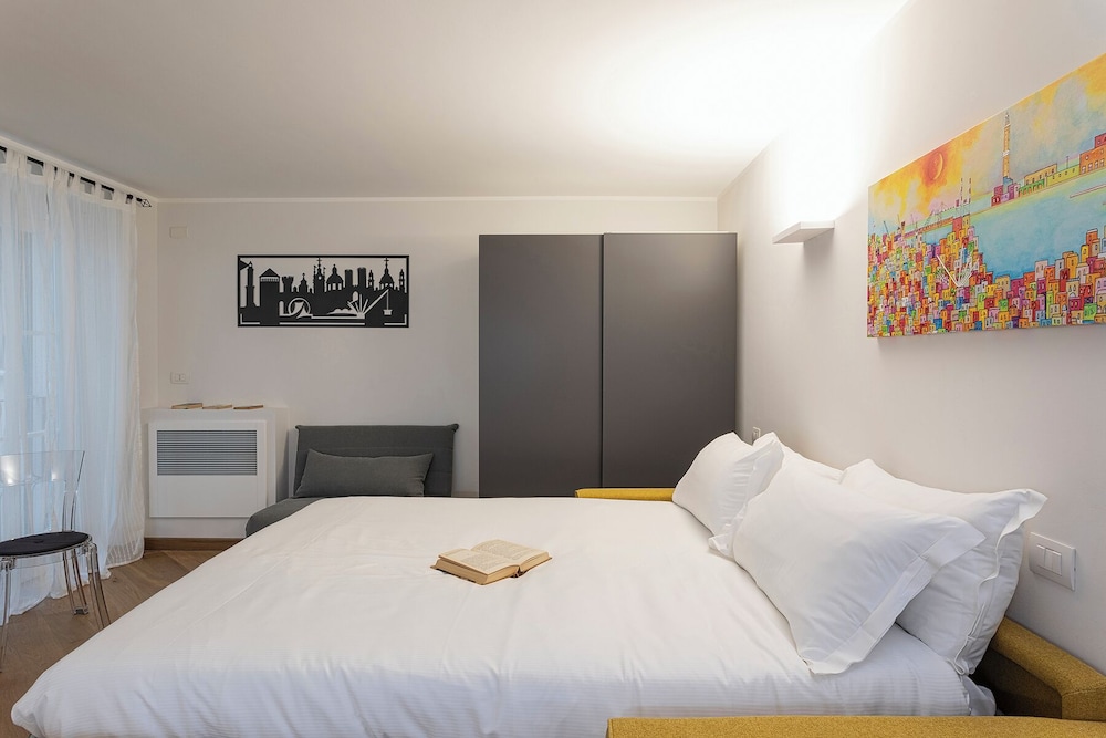 Apartment photo 2