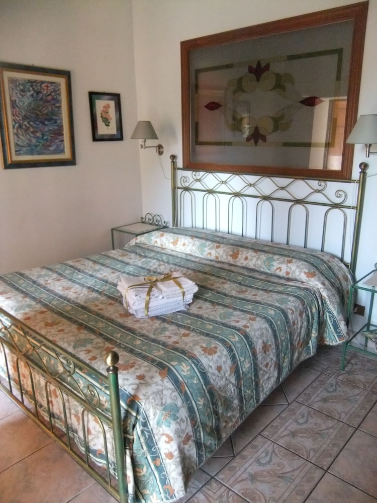 Standard Room photo 3