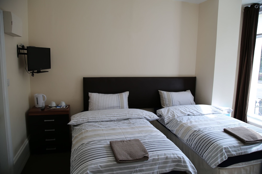 Twin Room, Ensuite photo 1