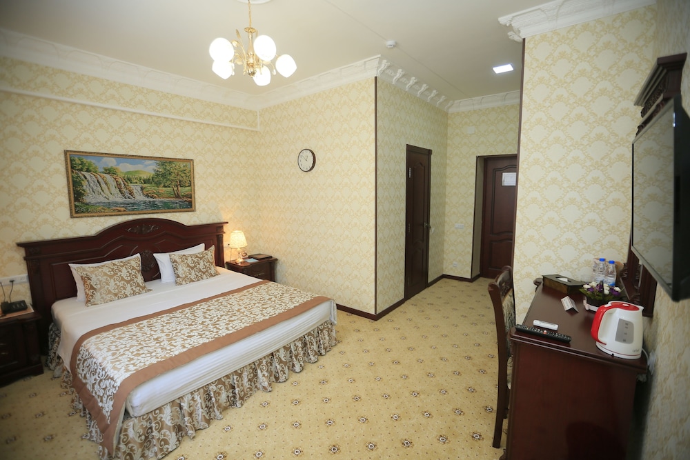 Deluxe Double or Twin Room photo 2