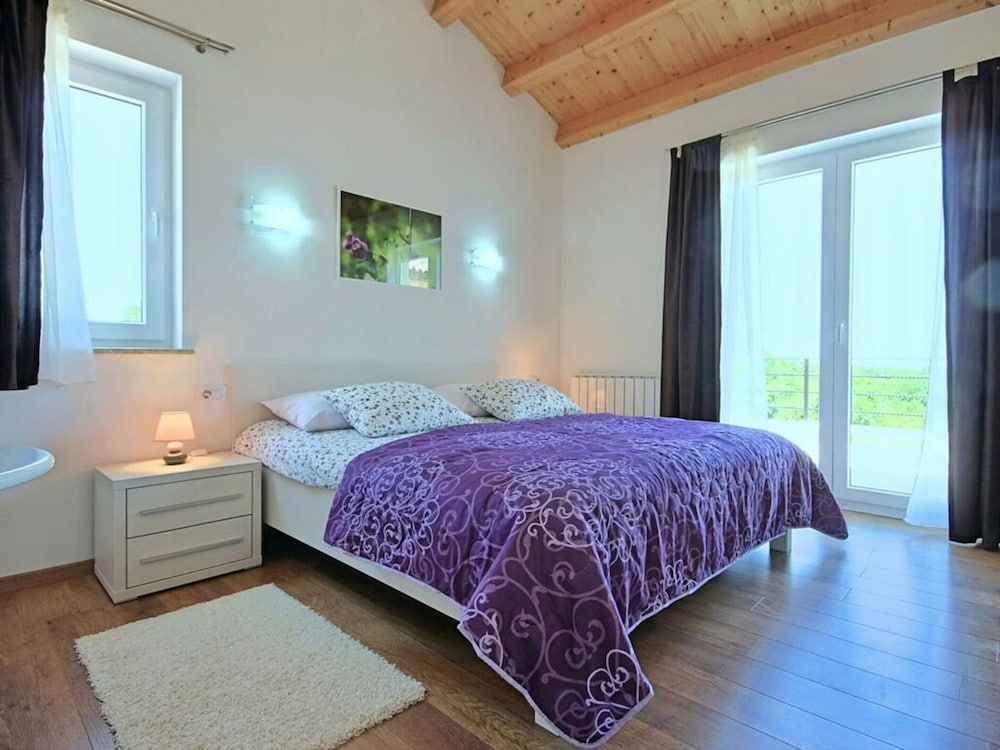 Villa photo 1