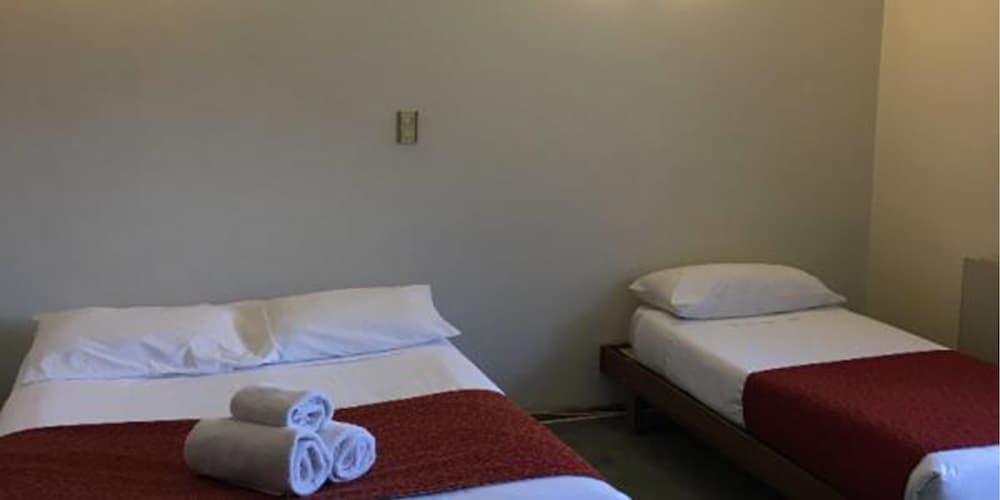 Basic Triple Room photo 1