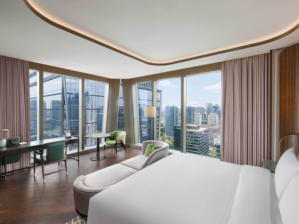 MGM 270-degree Partial Skyline Ocean View King
