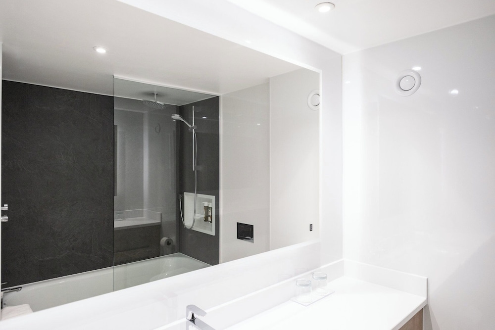 Junior Suite, 1 King Bed with Sofa bed (Super King, Quay View) - Photo 7