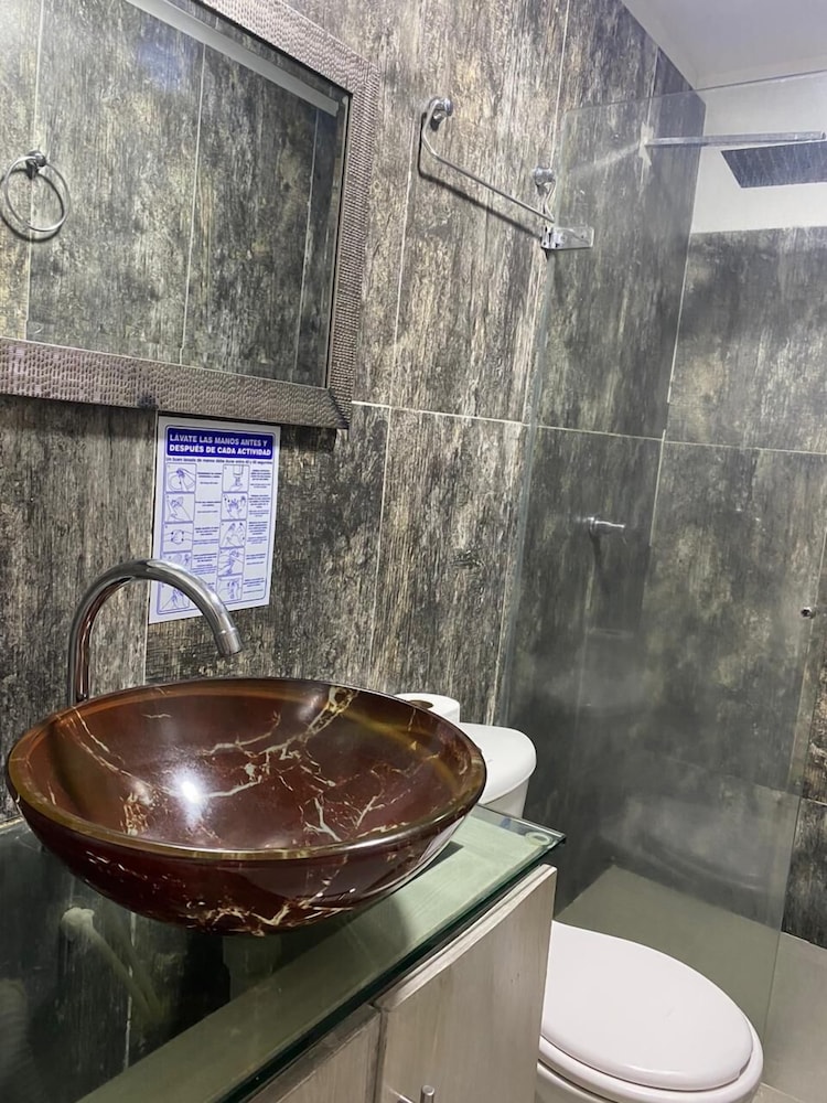 Comfort Room, Kitchenette