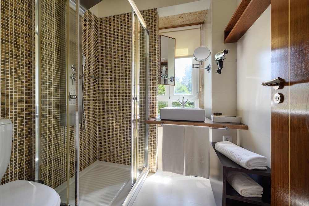 Deluxe Suite photo 3