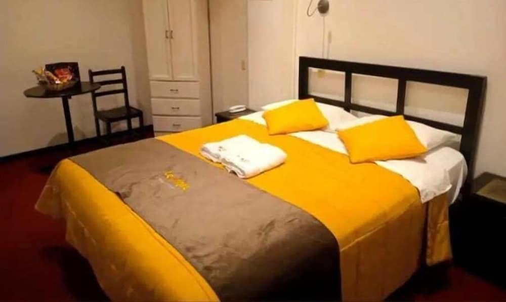 Double Room, 1 King Bed, City View photo 3