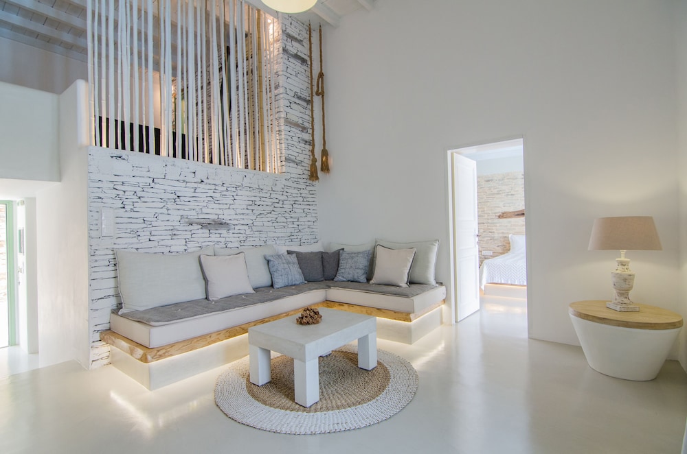 Master Maisonette with Private Pool photo 3