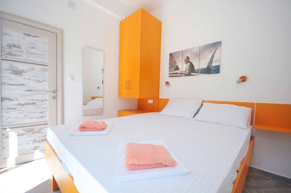 Apartment (A6)