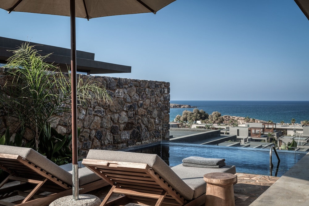 Family Room, 1 King Bed with Sofa bed (Sapphire Family Pavilion with Private Pool Sea View)